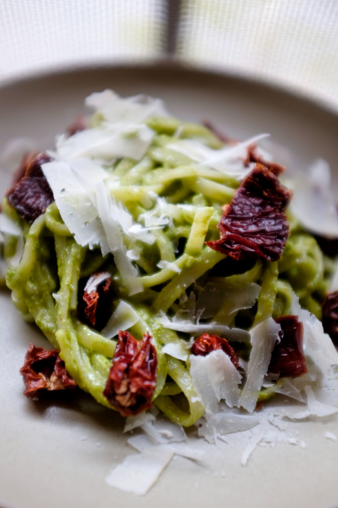 Linguine with Almond-Kale Pesto and Sundried Tomatoes | Simplicity Relished