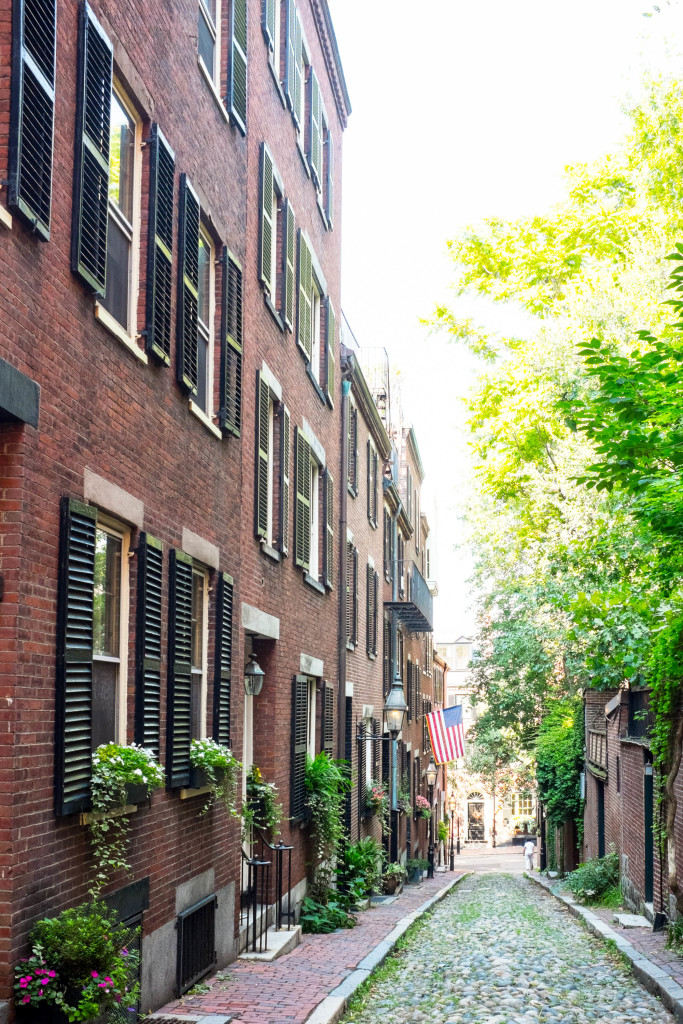 Boston walking tour: a self-guided tour through Boston's historic area.